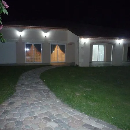 Chambres D'hotes Soleil בית הארחה *