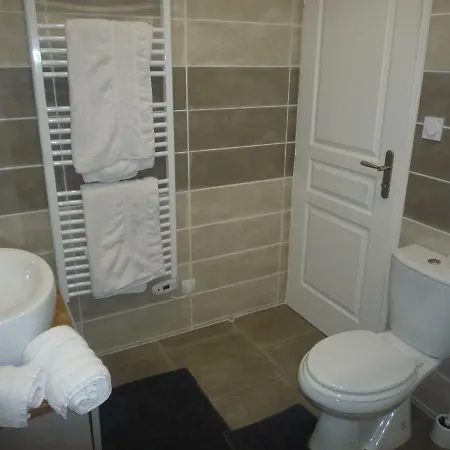 Chambres D'hotes Soleil בית הארחה *